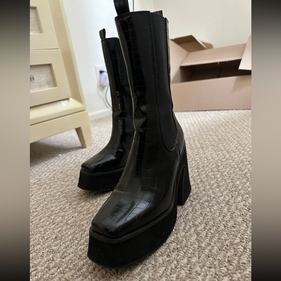 Black croc platform booties - Picture 2 of 3
